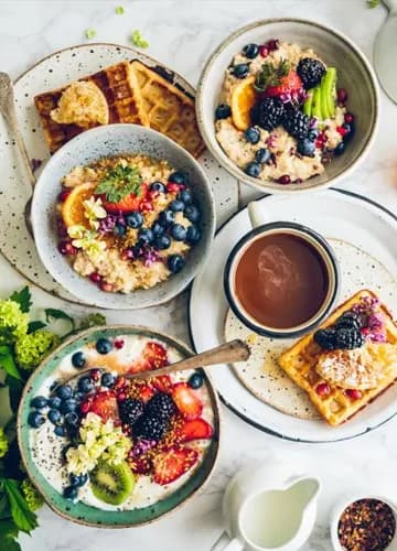 Lunchbuffé med sallader och varma rätter på Candela Coffee